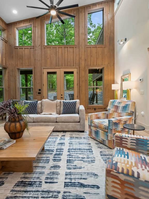 Serene Fall Getaway:Mid week Stay Specials!