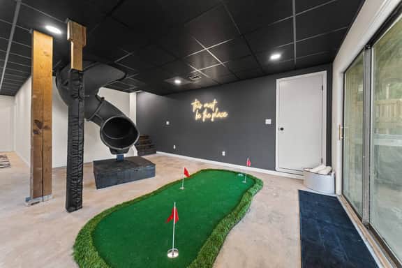 Lakefront, Indoor Slide, Hot Tub, Game Room, Dock